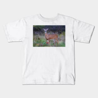Doe Queen - White-tailed deer Kids T-Shirt